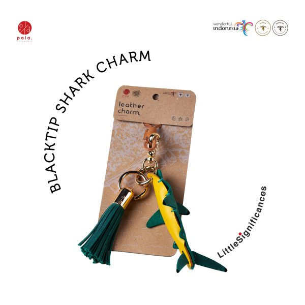 BLACKTIP SHARK CHARM 3