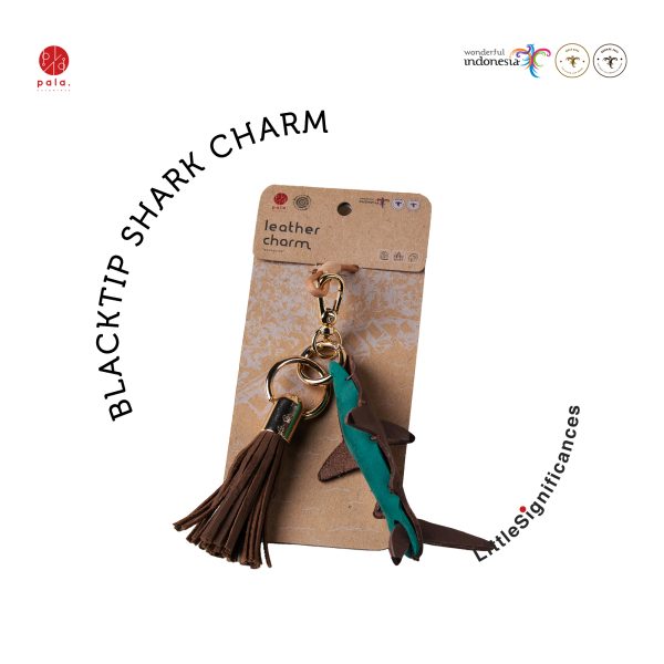 BLACKTIP SHARK CHARM 5